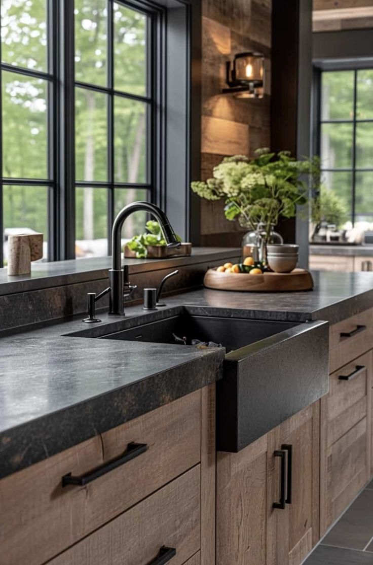 The Black Kitchen Sink Idea That Instantly Made My Kitchen Look Chic